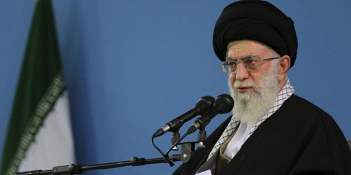Najvyššieho iránskeho duchovného vodcu Chameneího hospitalizovali v kritickom stave