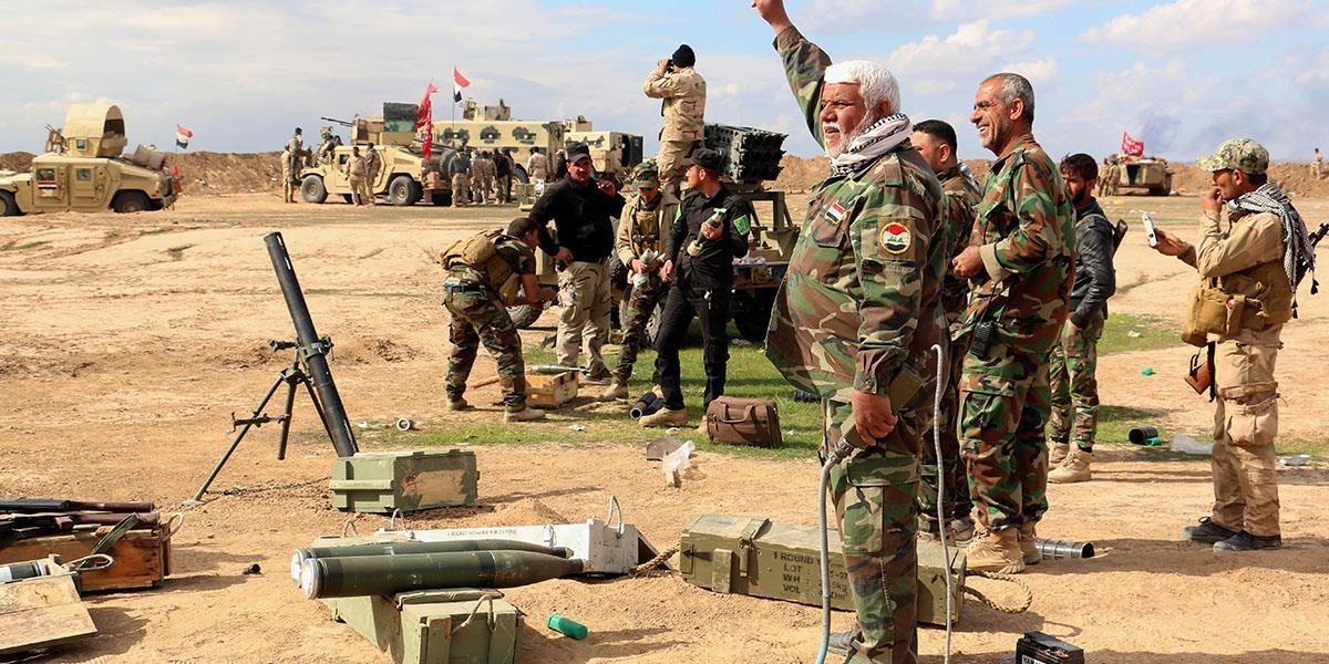 Islamisti z IS zapálili ropné polia v Iraku; koalícia ich bombardovala