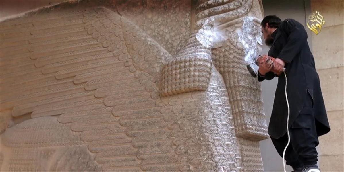 Militanti Islamského štátu demolujú pamiatky v starovekom meste Nimrúd v Iraku