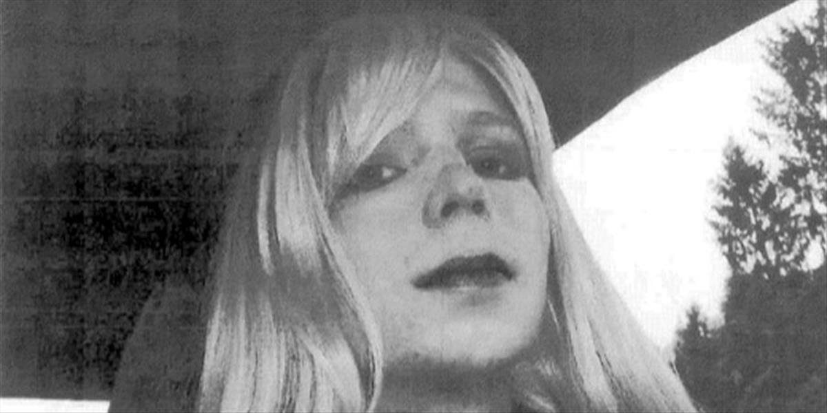 Armáda uznala Manninga obvineného v kauze WikiLeaks za ženu