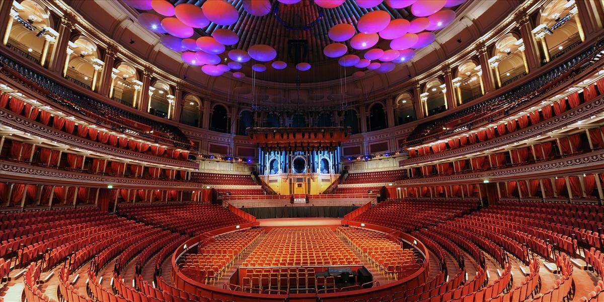 Koncert v Royal Albert Hall narušil votrelec na scéne