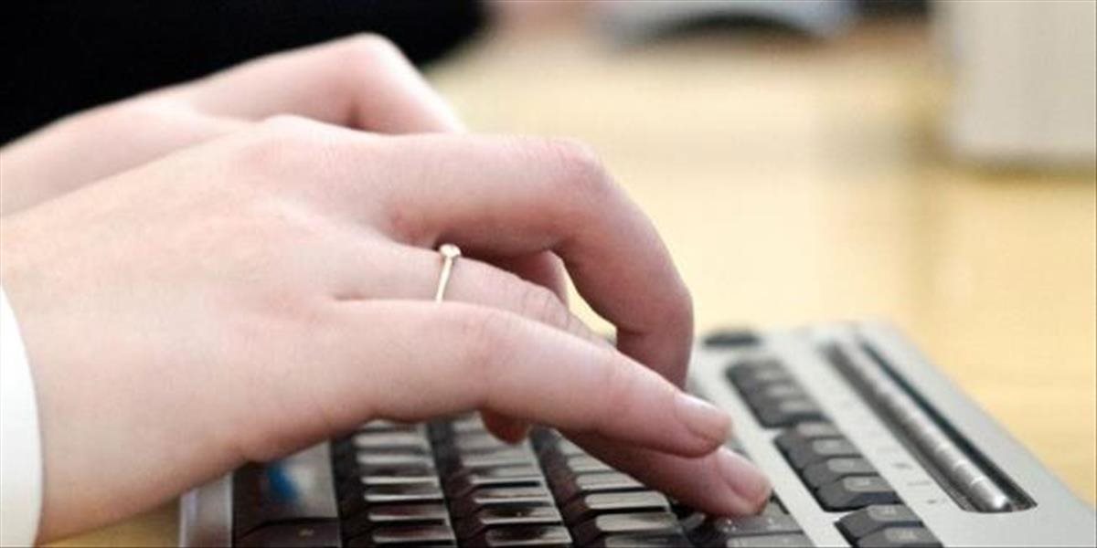 Ľudia sa sťažujú na falošné e-maily, obsahujú vírus