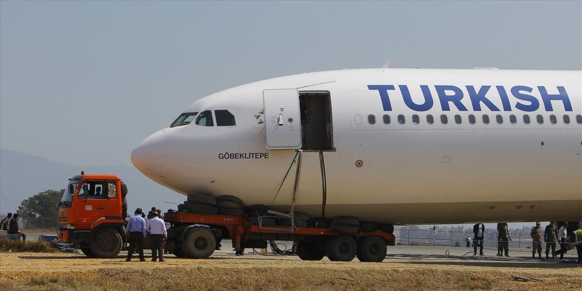 Lietadlo, ktoré tri dni blokovalo prevádzku nepálskeho letiska, je späť na dráhe
