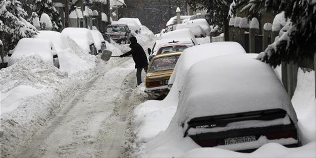 Snehová kalamita v Srbsku odrezala od sveta tisíce ľudí