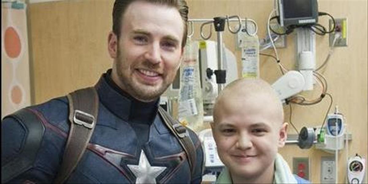 Chris Evans navštívil deti v nemocnici ako Captain America