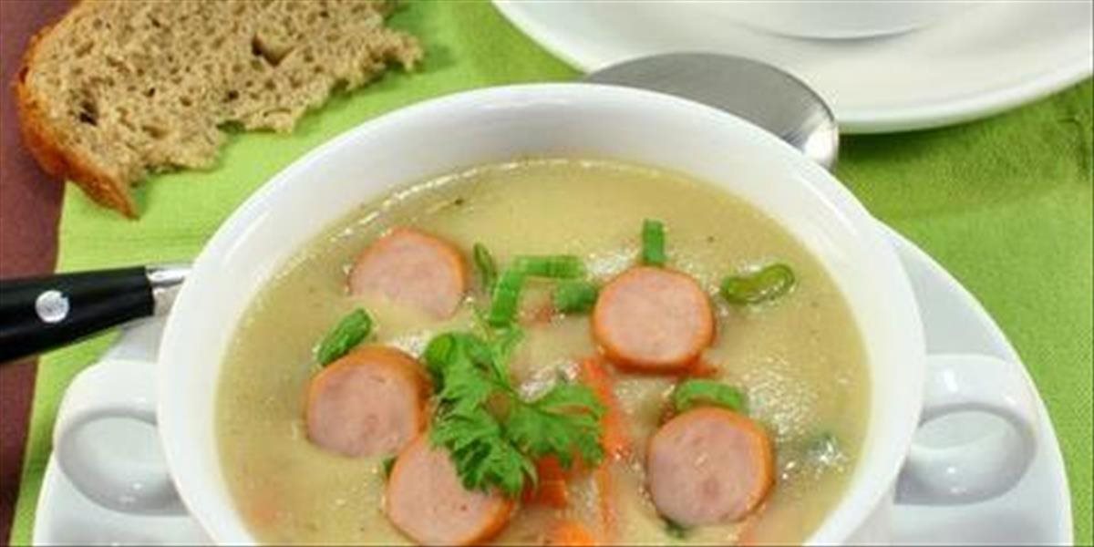 FOTO Recept: Kelová polievka s párkom