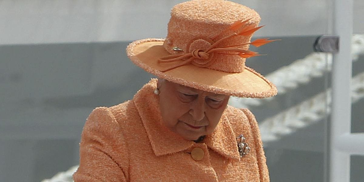 Britská kráľovná pokrstila novú obrovskú výletnú loď Britannia