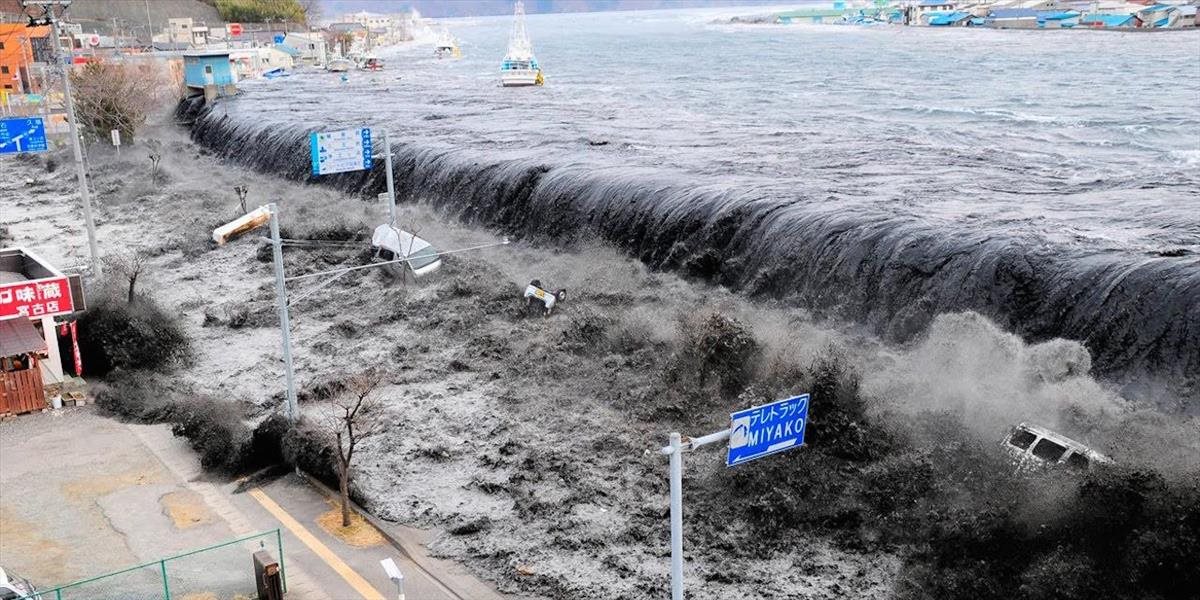 Japonsko si pripomína štvrté výročie ničivého zemetrasenia a cunami