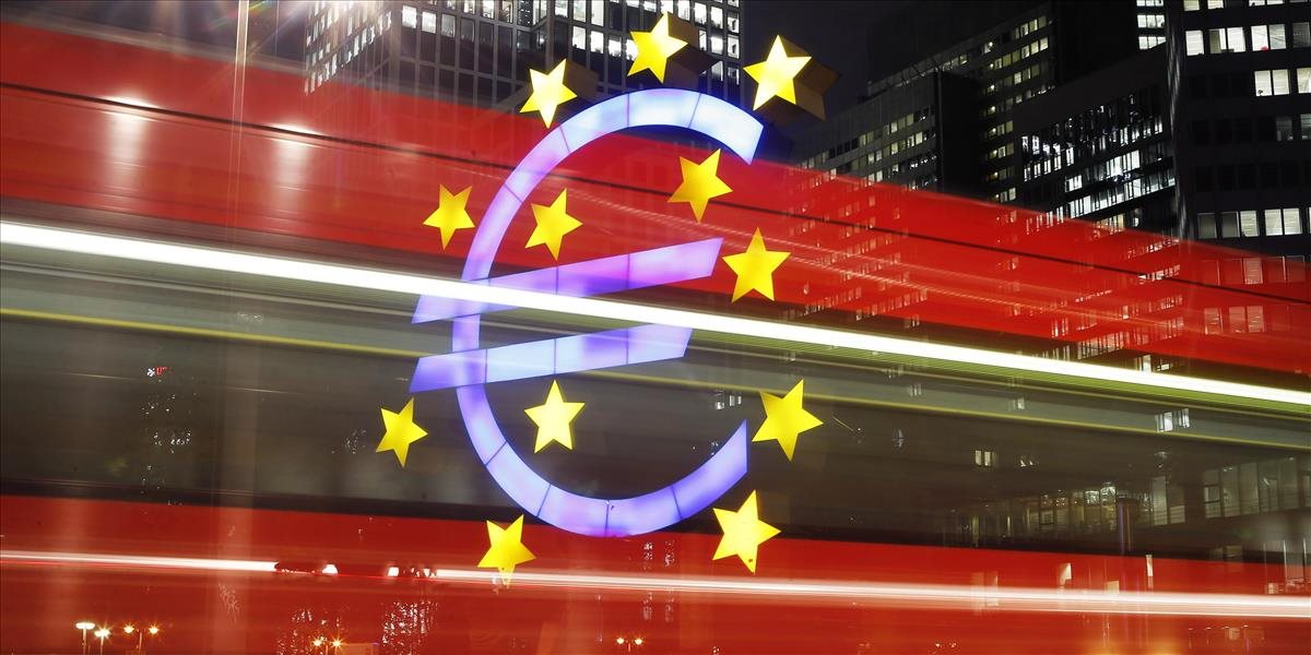 Kurz eura opäť klesol: Už je pod úrovňou 1,06 USD/EUR