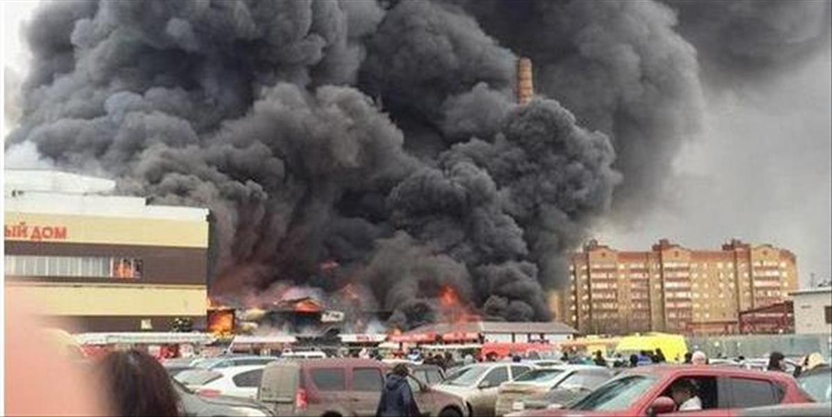 VIDEO V obchodnom centre v Kazani vypukol požiar, hlásia tri obete