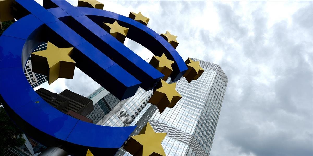 Pád eura sa zastavil a spoločná mena zmazala časť strát