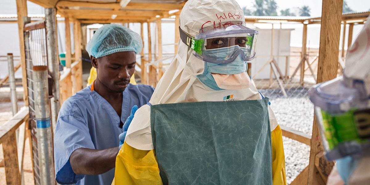 V Sierra Leone vznikli nové ohniská nákazy smrtiacim vírusom ebola