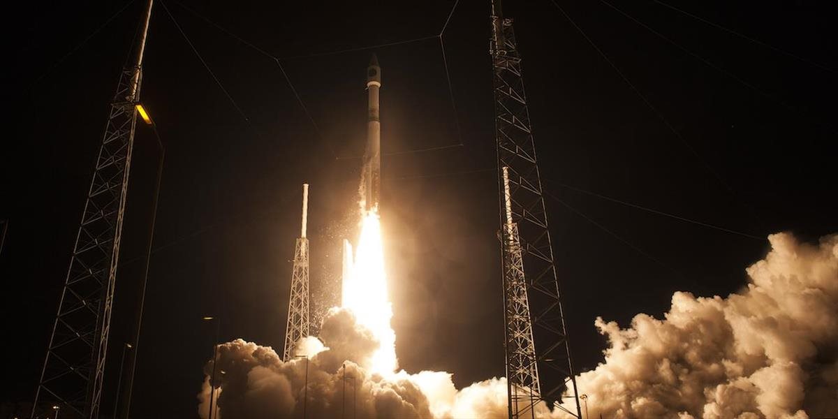 Raketa Atlas-5 vyniesla do vesmíru družice na výskum magnetických polí