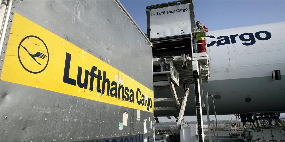 Vysokí manažéri Lufthansa Cargo sú podozriví z úplatkárstva