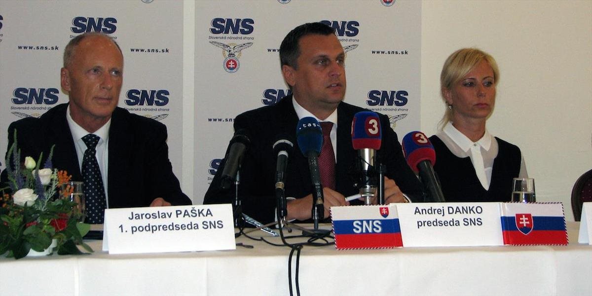SNS: Vláda nesmie ustúpiť tlaku Bruselu a uznať Kosovo