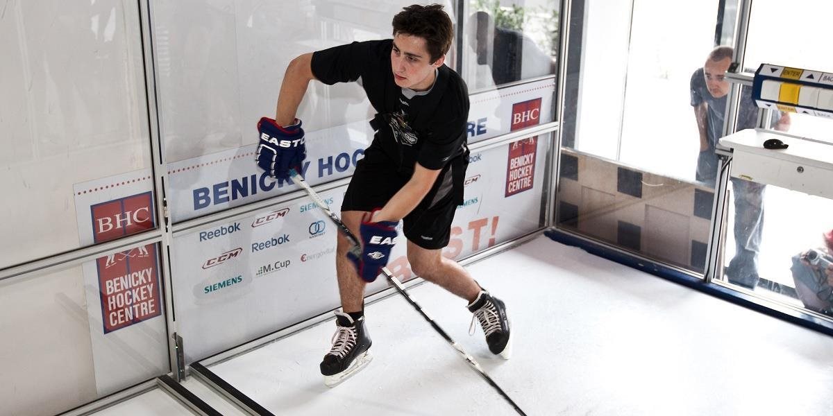 NHL: Jurčo dostal hokejkou do tváre, pre zranenie vynechá duel s Philadelphiou