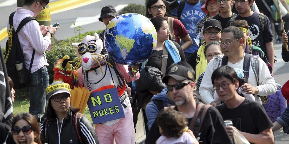 Proti atómovým elektrárňam demonštrovali desaťtisíce obyvateľov Taiwanu