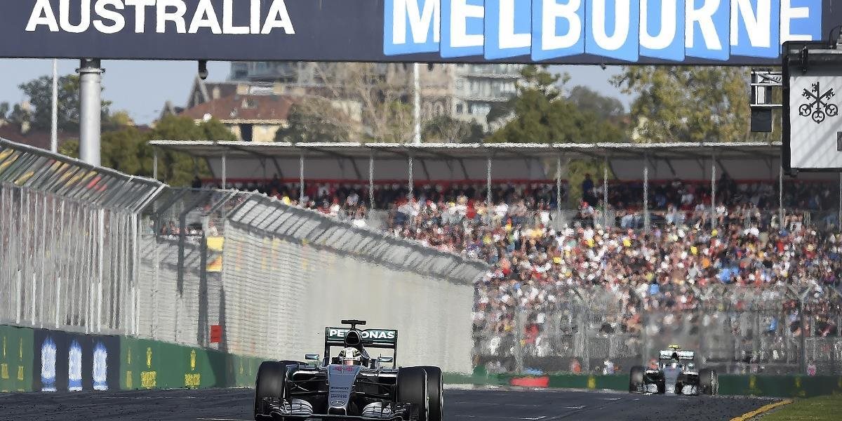 F1: Obhajca titulu Hamilton víťazom VC Austrálie
