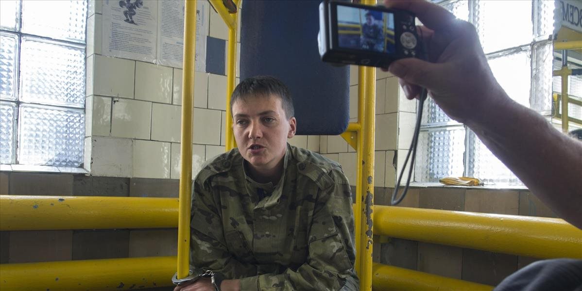 Ukrajinskú pilotku v moskovskom väzení navštívili a vyšetrili ukrajinskí lekári