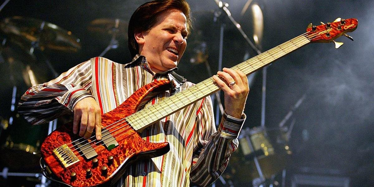 Vo veku 59 rokov zomrel basgitarista skupiny Toto Mike Porcaro