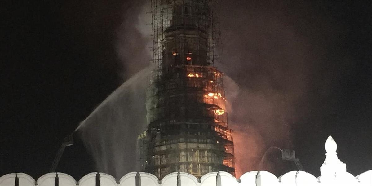 Príčinou požiaru zvonice v Novodevičom kláštore mohol byť skrat