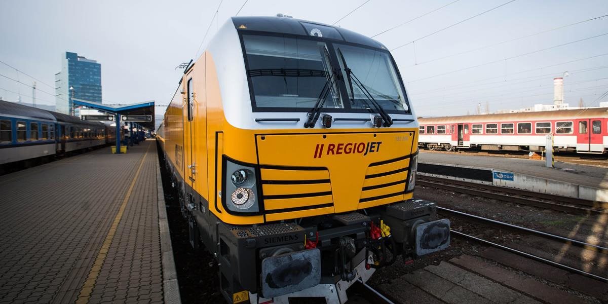 Pre vykoľajenie vozňov RegioJetu dnes meškali vlaky
