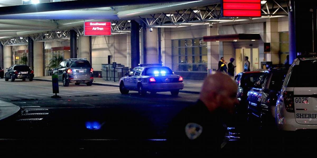 Ochranka na letisku v New Orleans postrelila muža: Útočil mačetou a sprejom proti hmyzu