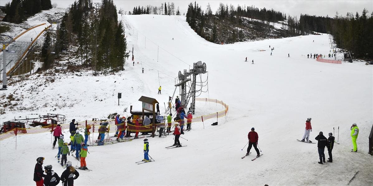 Po zrážke na zjazdovke pod Rovnou hoľou sa vážne zranila 53-ročná lyžiarka