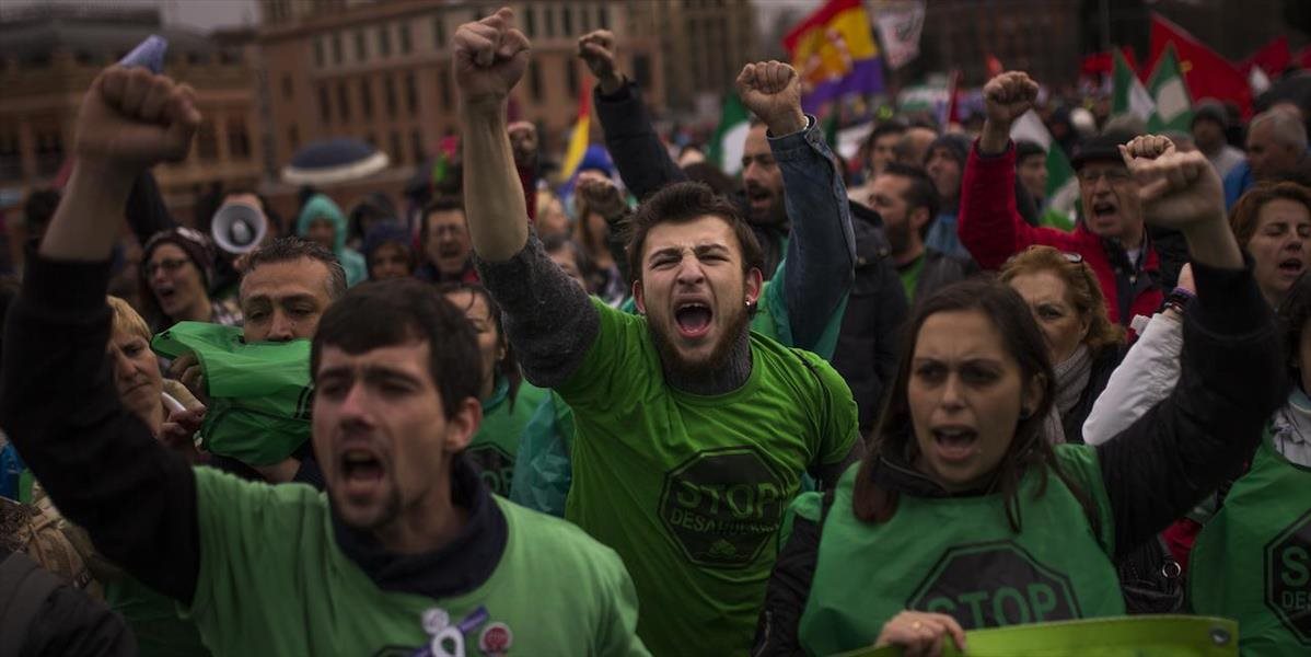 V uliciach Madridu sa protestovalo proti úsporným opatreniam