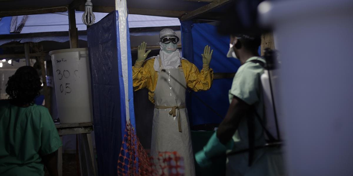 Novú pacientku s ebolou v Libérii mohol nakaziť muž, ktorý chorobu prežil