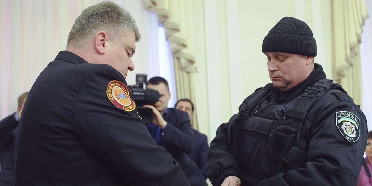 Ukrajinská polícia zatýkala skorumpovaných úradníkov na zasadnutí vlády