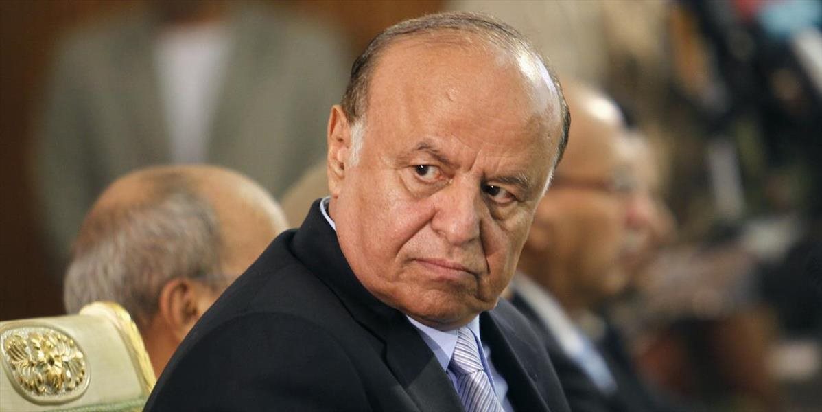 Jemenský prezident sa nachádza vo svojej základni v Adene