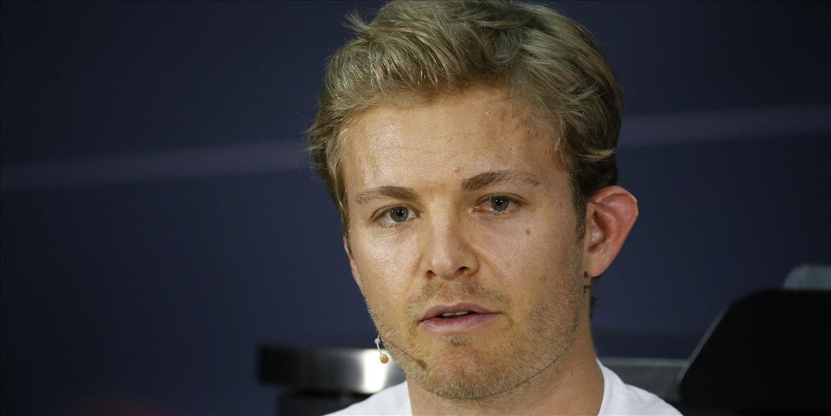 F1: Nico Rosberg nosí na čele dámske vložky