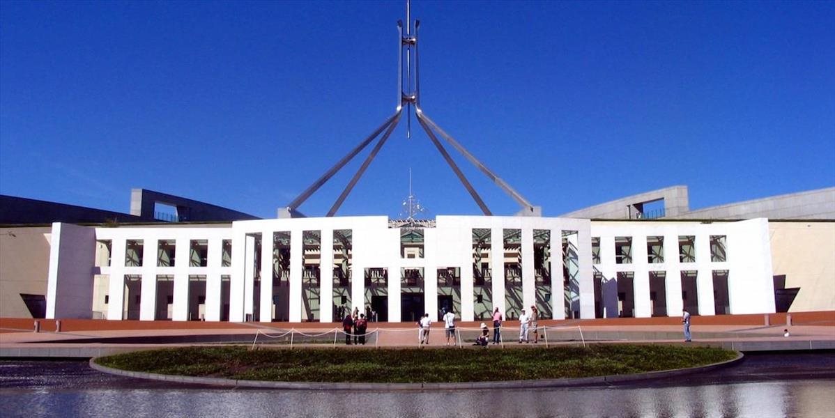 Austrálsky parlament schválil uchovávanie metadát