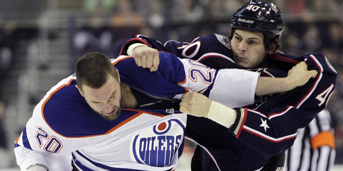 NHL: Útočník Columbusu Boll s trojzápasovým dištancom
