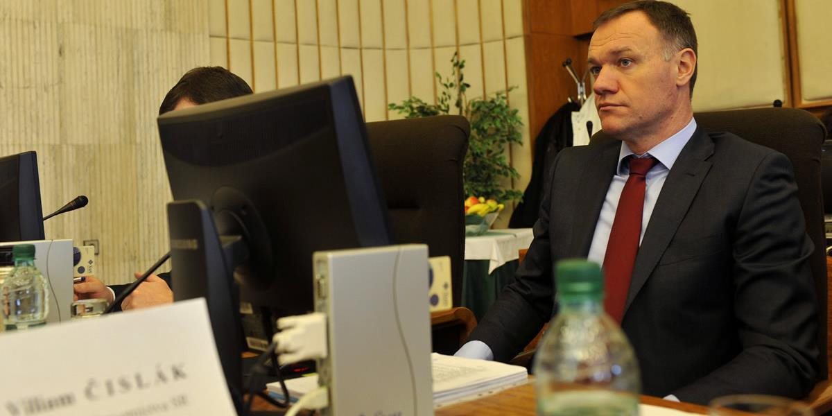 Minister Čislák sľúbil Žiline nové lôžka i menej nadčasov