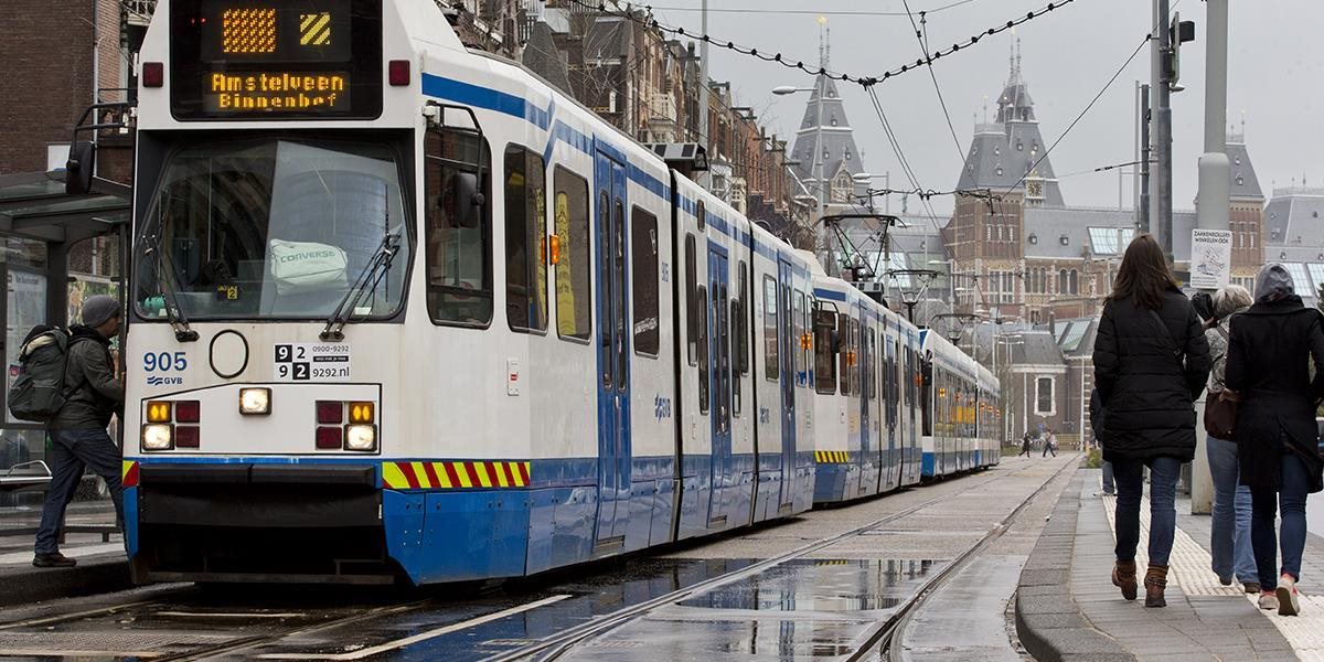 V Amsterdame sa obnovujú dodávky elektriny; doprava stále mešká