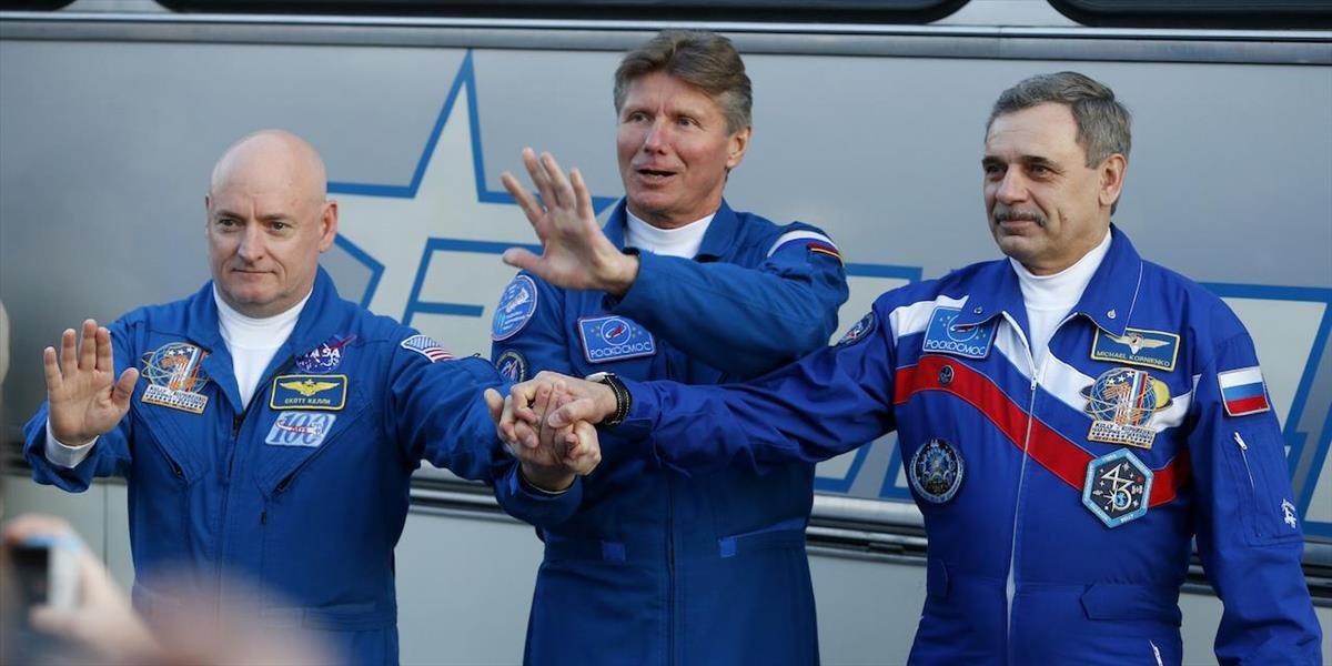 Na ISS dorazili prví kozmonauti, ktorí tam majú stráviť celý rok