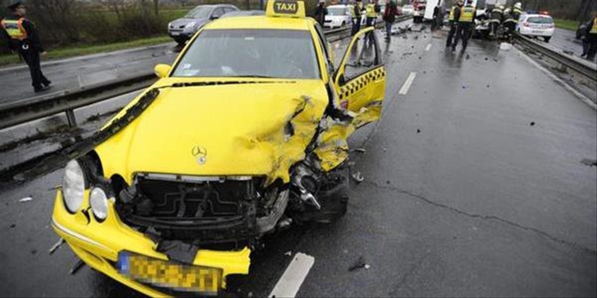 Trio gréckych reprezentantov malo vážnu nehodu v Budapešti, vodič zahynul