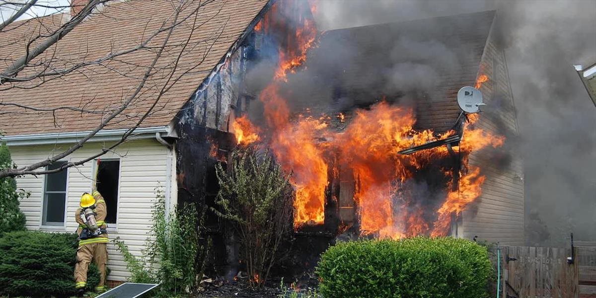 V obci Hranovnica horeli dve strechy rodinných domov, škody sú za tisíce eur