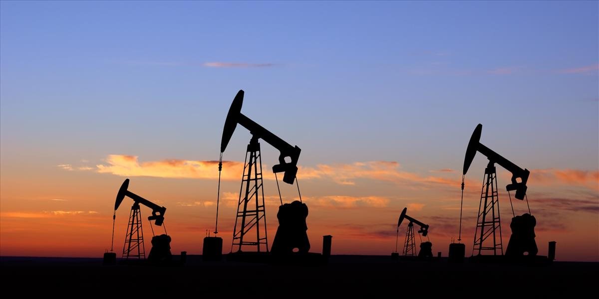 Očakávania dohody s Iránom znížili ceny ropy, cena Brentu klesla k 55 USD