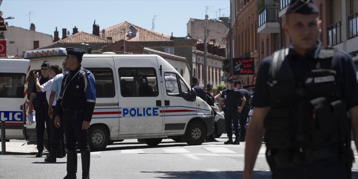 Atentáty v Paríži: Polícia zadržala ďalších troch podozrivých