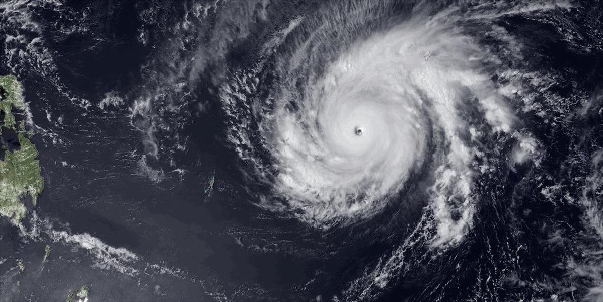 Silný tajfún Maysak stráca cestou k Filipínam silu
