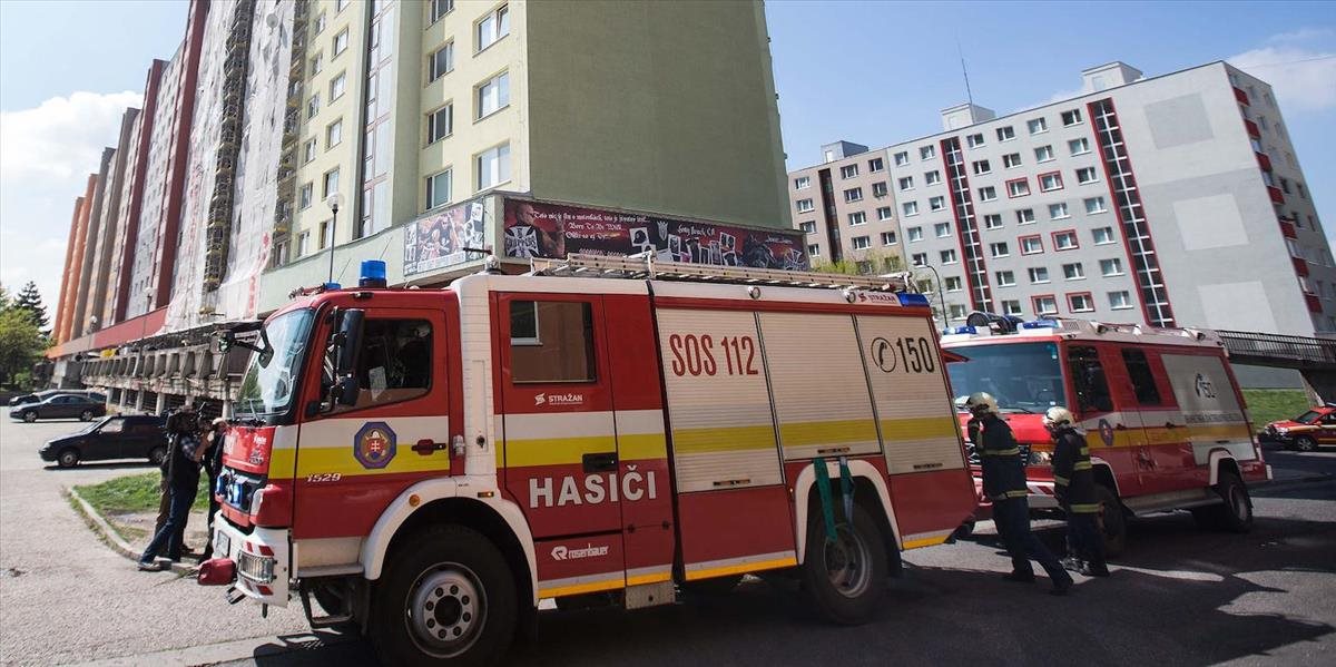 Na Galvániho ulici v Bratislave horeli unimobunky