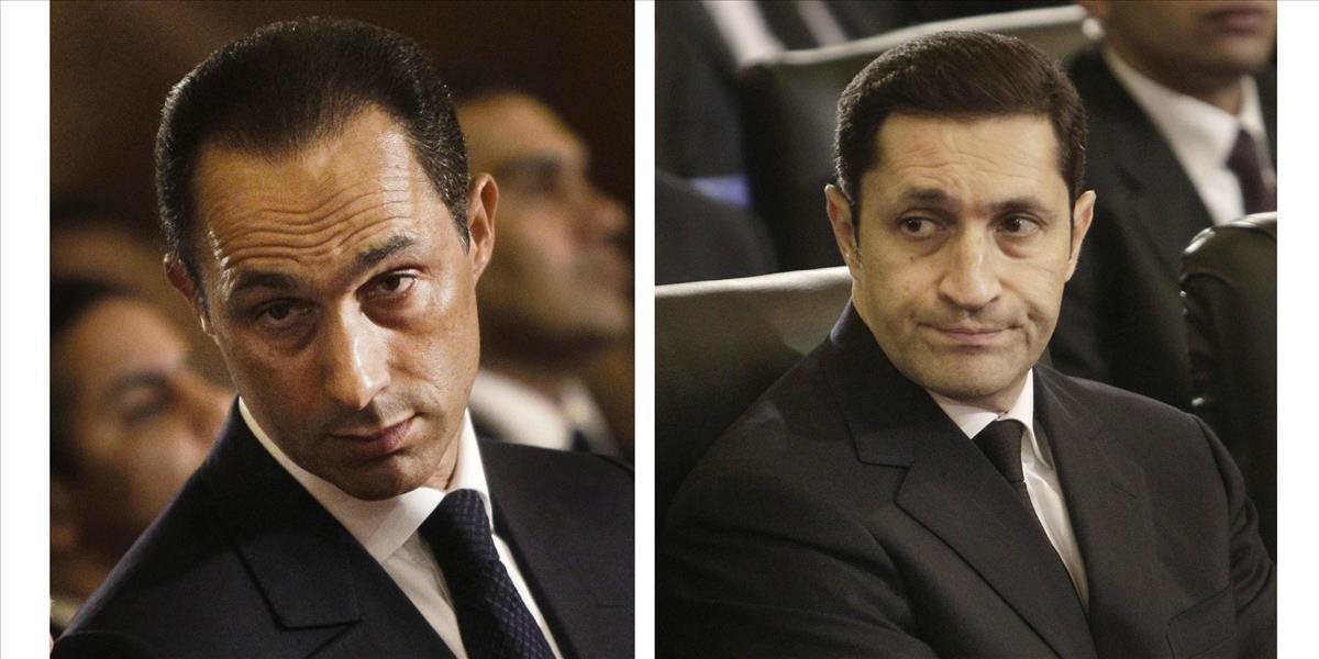 Mubarakovci pred súdom odmietli obvinenia z korupcie a vyhlásili, že sú nevinní