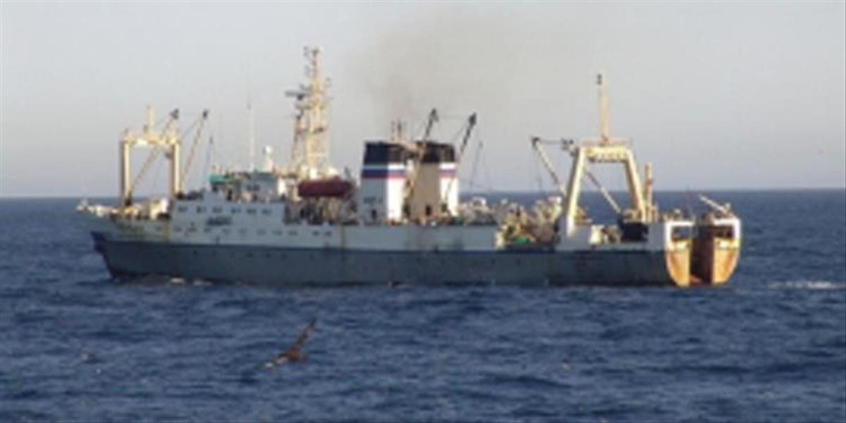 V Ochotskom mori sa prevrátila rybárska loď, zahynulo najmenej 56 ľudí