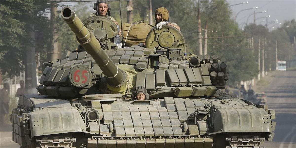 Situácia v Donbase sa podľa armády zhoršuje: Povstalci ostreľujú vládne jednotky ťažkými zbraňami vrátane delostrelectva, tankov a mínometov