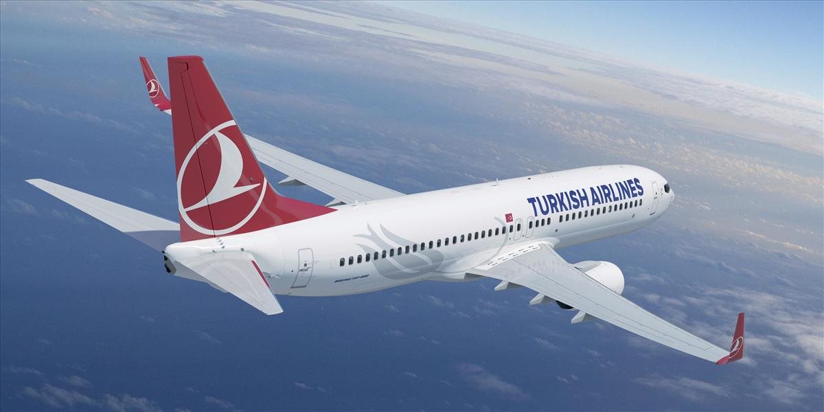 Turecké lietadlo v Nemecku odklonili na pristátie kvôli poškodenému okienku