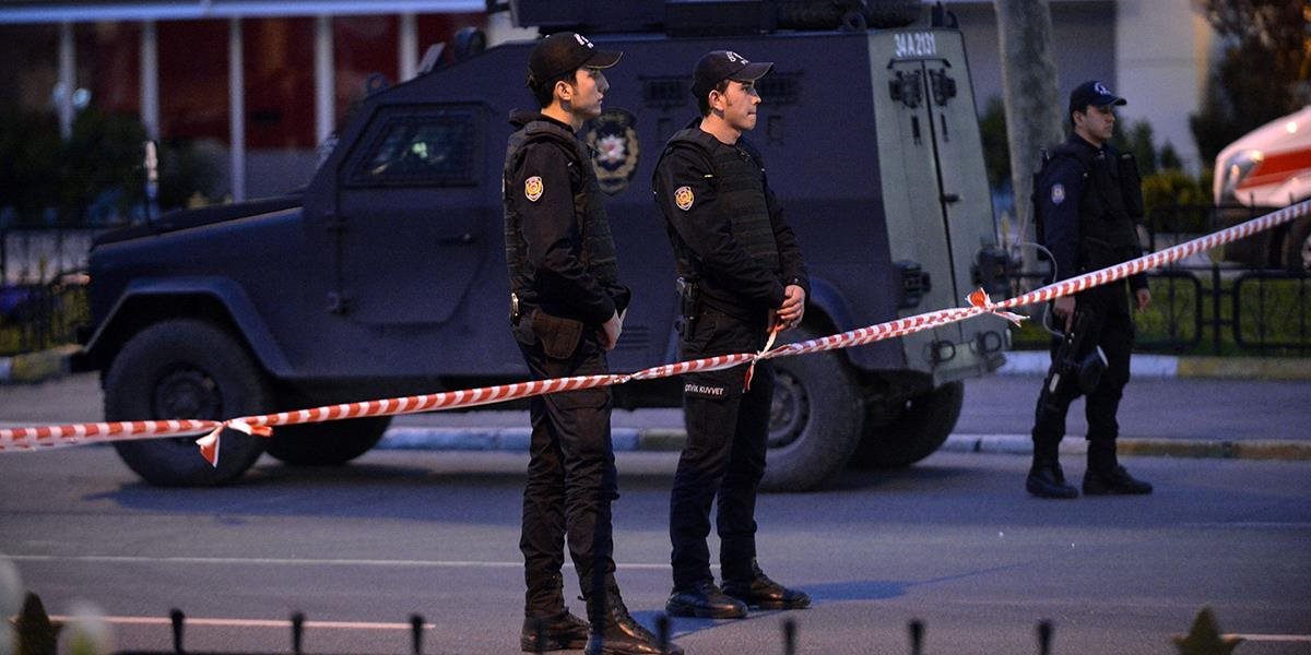 Turecká armáda zatkla na hranici ôsmich Sýrčanov a našla plastickú trhavinu