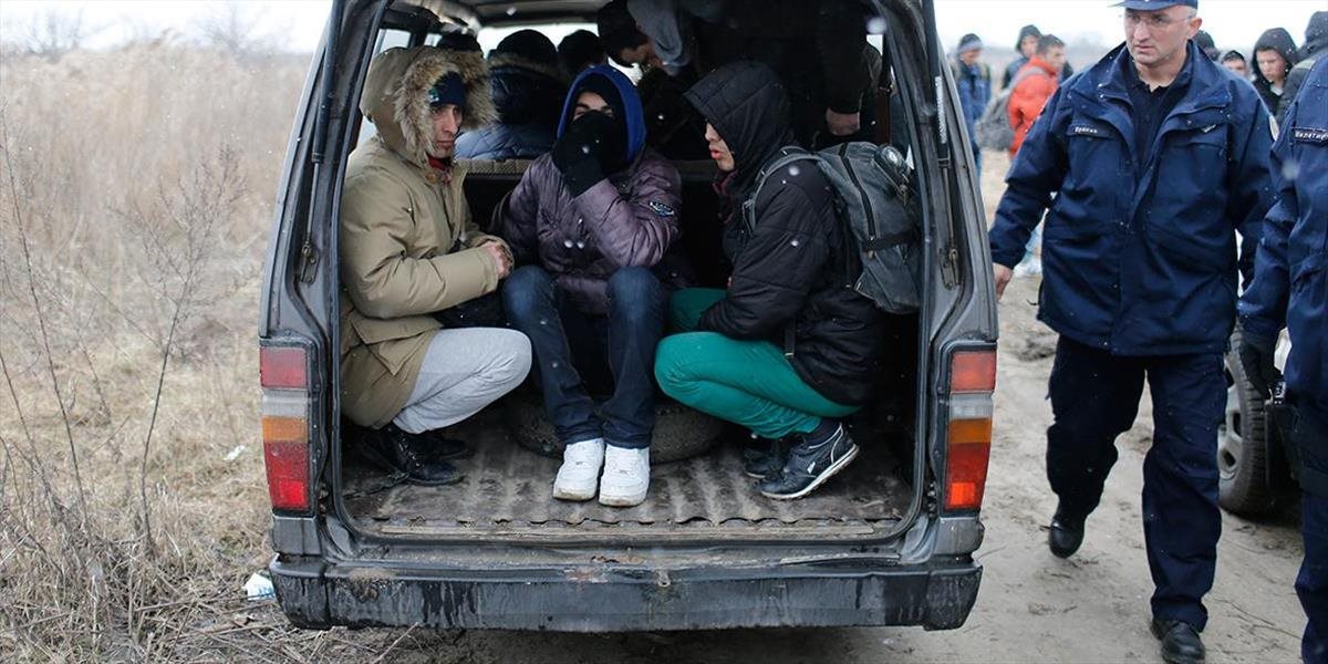 Obvinili Srba, ktorý v malom nákladnom aute pašoval 34 utečencov